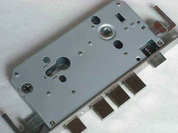 源城24小时上门开锁公司